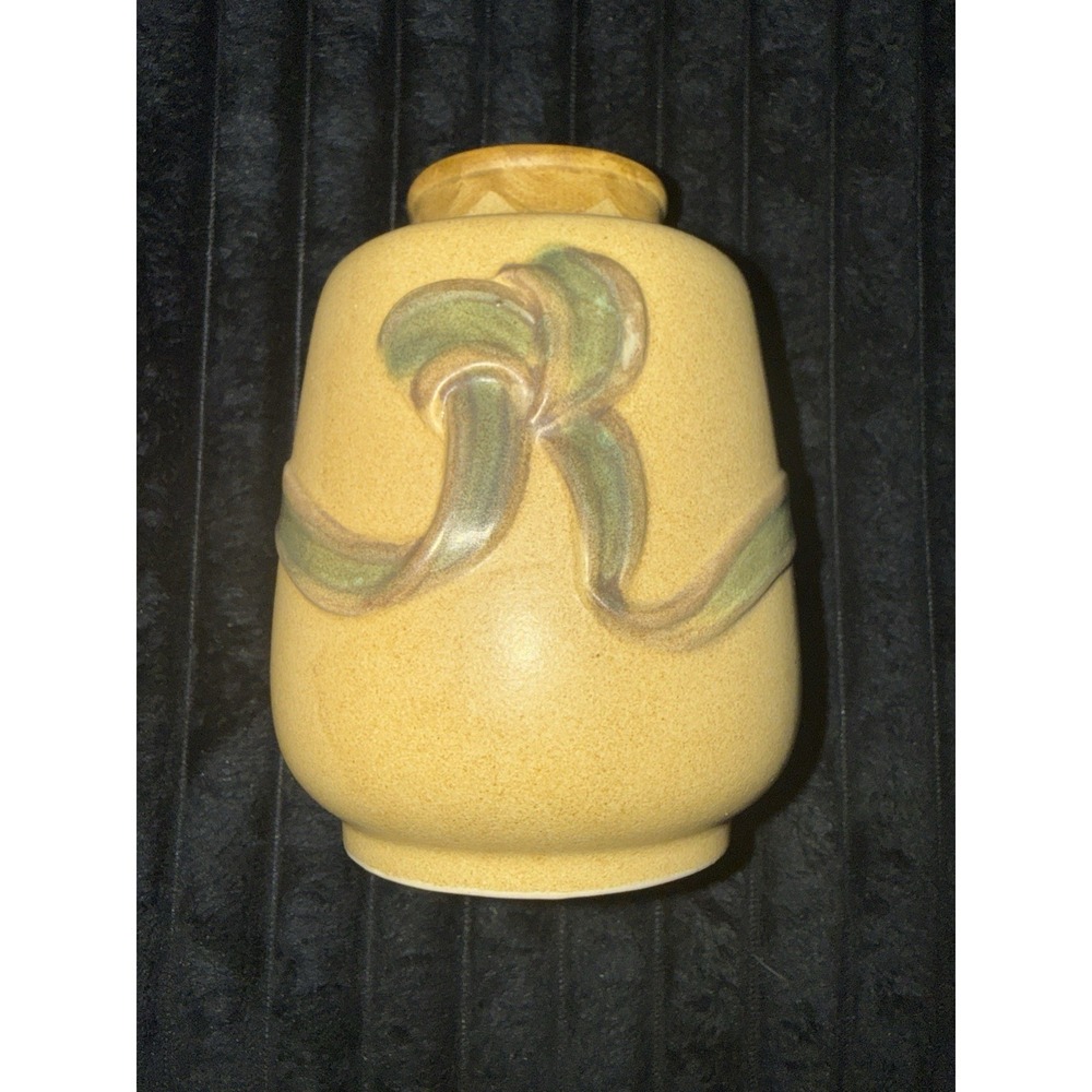 Vintage Japan Pottery Inarco Vase 6" Sand Color Bow Ribbon Applied E5839 Label